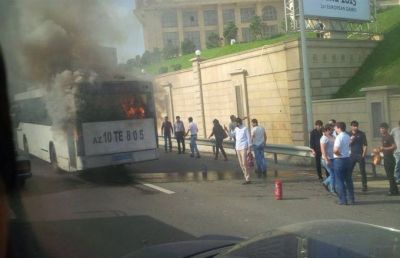 Sərnişin avtobusu yandı - FOTO