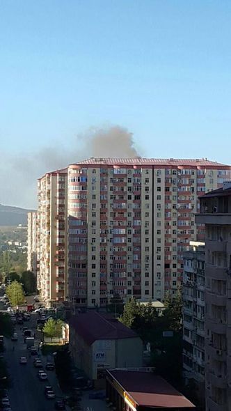 Bakıda yaşayış binası yanır