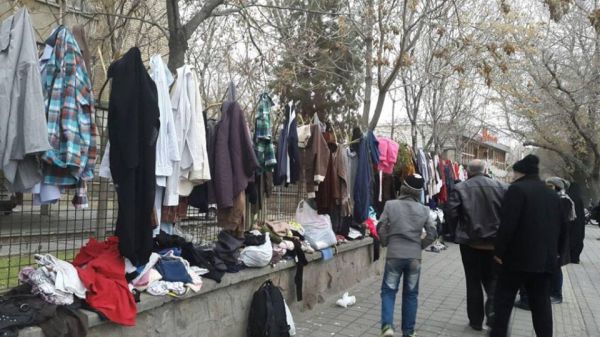 Güney azərbaycanlılar aksiya keçirdi: “Varındısa, gətir qoy, yoxundusa, götür apar”.