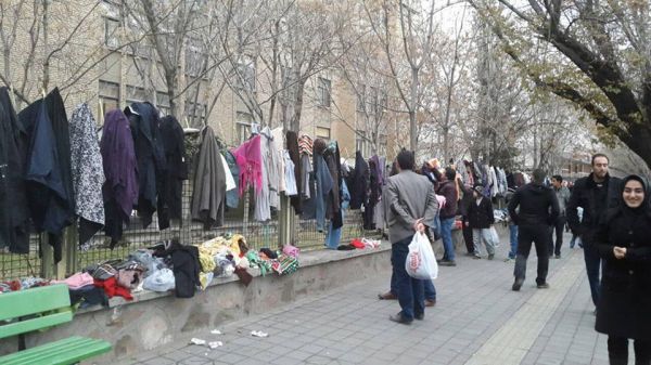 Güney azərbaycanlılar aksiya keçirdi: “Varındısa, gətir qoy, yoxundusa, götür apar”.