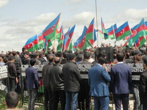 Şəhid zabit Salyanda böyük izdihamla son mənzilə yola salındı