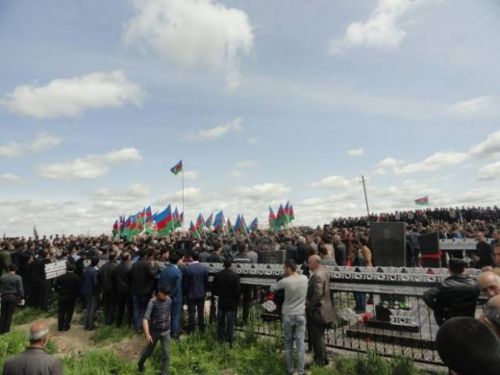 Şəhid zabit Salyanda böyük izdihamla son mənzilə yola salındı