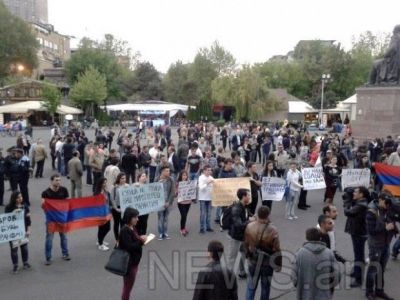 İrəvanda aksiya başladı: Rusiya səfirliyi mühasirəyə alınacaq - CANLI YAYIM