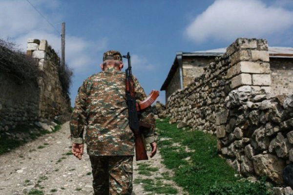 Ermənilərin ruh düşkünlüyü Fransa qəzetində - FOTOLAR