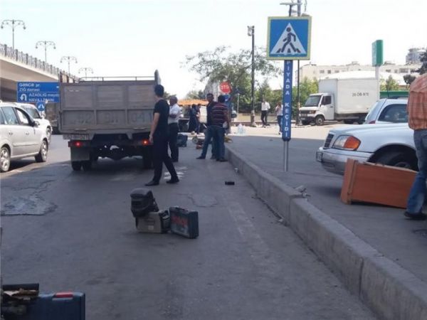 “Bizi seçkilərə 10 manata əl çalmağa aparırdılar” - Qul bazarından reportaj