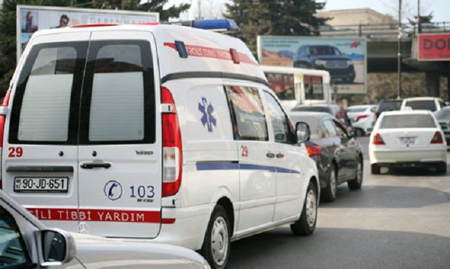 В Баку трагически погиб рабочий