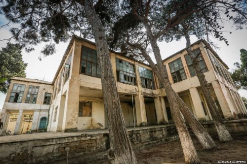 Milyonçu Tağıyevin viran qalmış evi