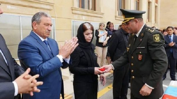 Prezident şəhidin anasına “Tərəqqi” medalı verdi