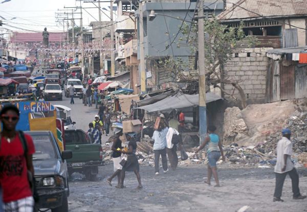 Haitidə 800.000 insan qida köməyi gözləyir  - FOTO