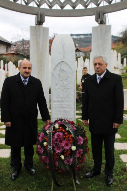 Xalq Yazıçısı və millət vəkilinin kitabının təqdimatı keçirilib - FOTO