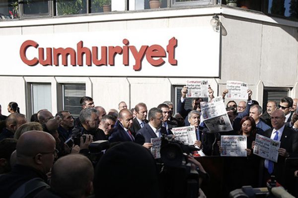 Kılıçdaroğlu “Cümhuriyyət”in bağlanmasına etiraz etdi - FOTO