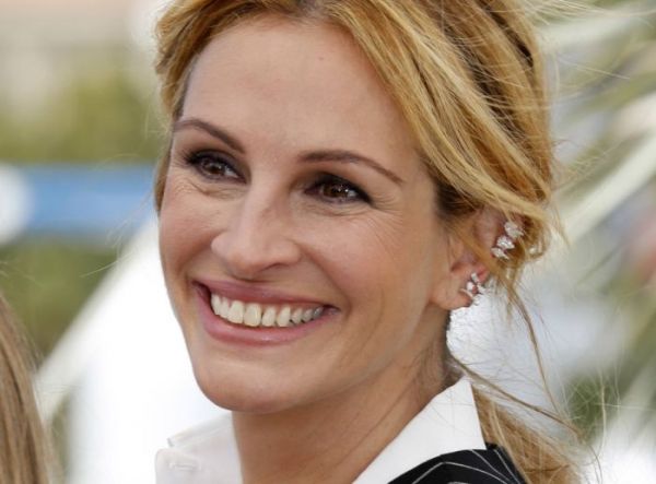 Julia Roberts xəyanət etdi