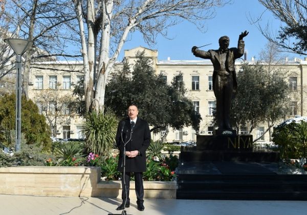  Prezident maestro Niyazinin abidəsinin açılışında - FOTO