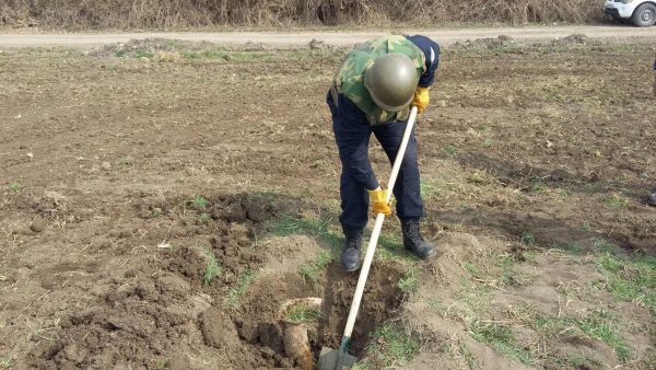 Əkin sahəsində raket mərmisinin partladıcısı tapıldı