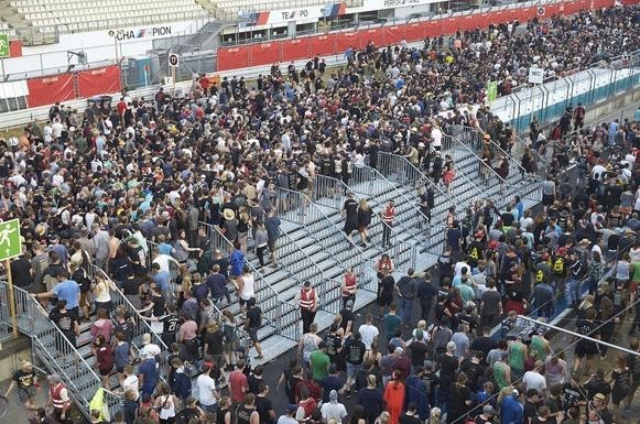 Almaniyada musiqi festivalında terror həyəcanı - FOTO