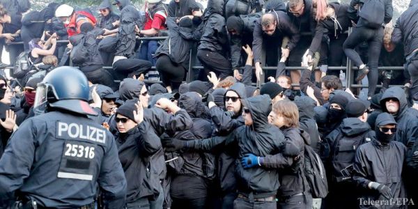 Hamburqda etiraz aksiyası - 76 polis əməkdaşı xəsarət alıb - FOTO