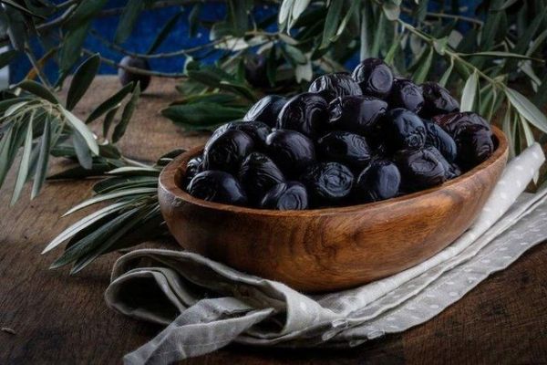 Qadınların bol-bol zeytun, kişilərin əncir qurusu yeməsi lazım