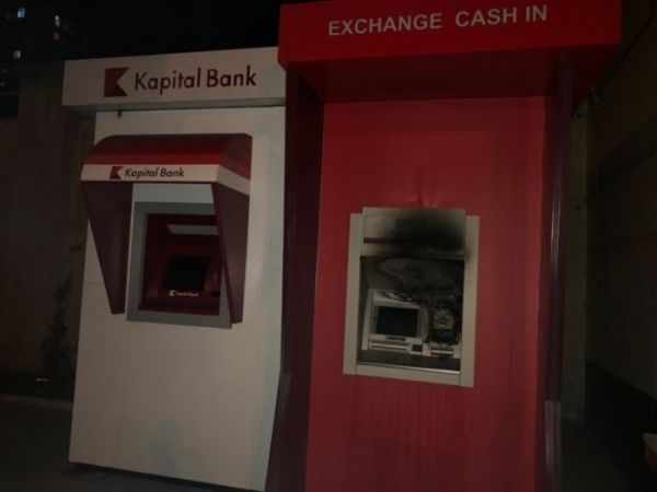 "Kapital Bank"da yanğın baş verib - FOTO