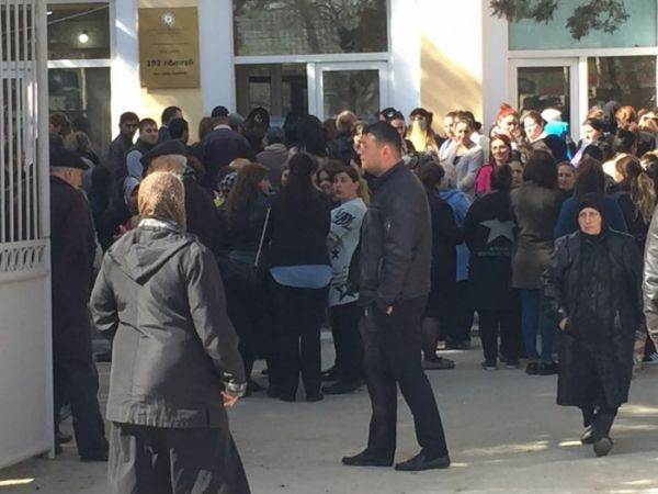 Bakıda seçici fəallığı yüksək səviyyədədir - FOTOREPORTAJ