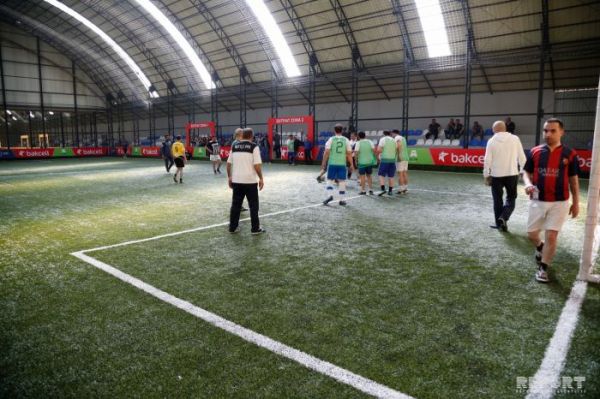 Bakıda xəstələrlə həkimlər arasında futbol matçı keçirilib - FOTO