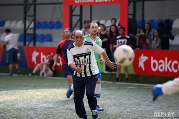 Bakıda xəstələrlə həkimlər arasında futbol matçı keçirilib - FOTO