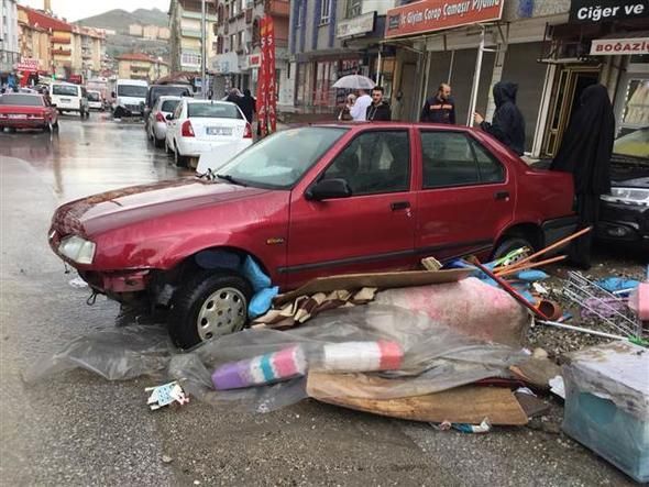 Türkiyədə sel fəlakəti - Xəsarət alanlar var - FOTO