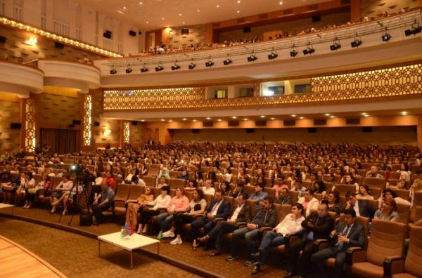 Bakıda məşhur filosof Hakan Mengüçün seminarı keçirilib - FOTOLAR