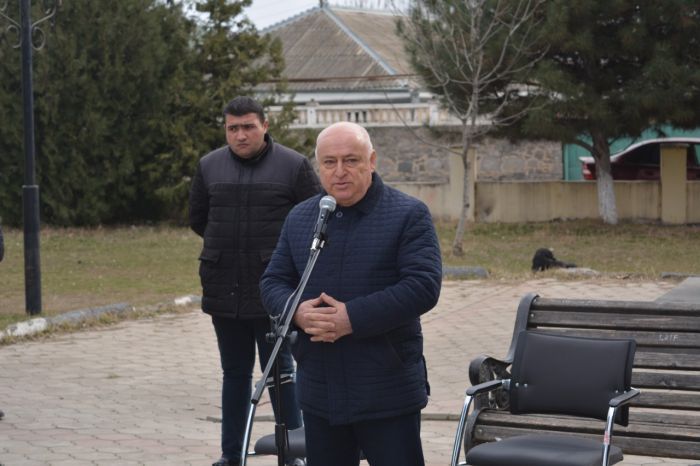 Gürcüstanda azərbaycanlılar aksiya keçirdi - Bu dəfə Nərimanovun heykəlini sökürlər - FOTO