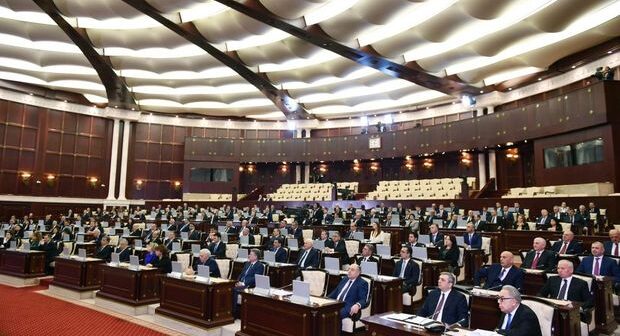 Deputatlar 18 məsələyə görə toplanacaq