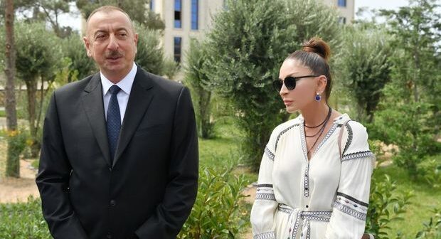 İlham Əliyev və Mehriban Əliyeva Həzi Aslanovun məzarını ziyarət ediblər – YENİLƏNİB + FOTO