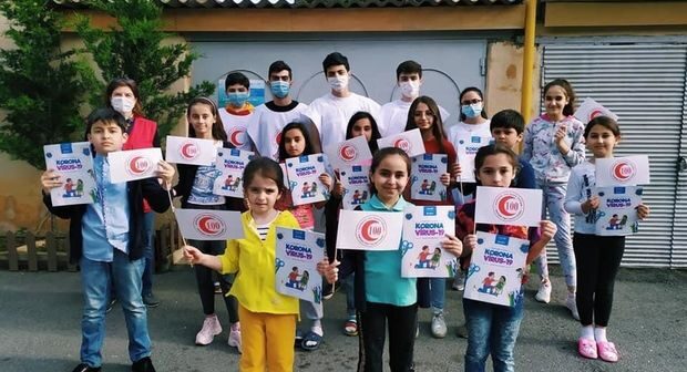 Bakıda məktəb direktoru karantini kobud şəkildə pozdu: Şagirdləri kütləvi tədbirə topladı – FOTO