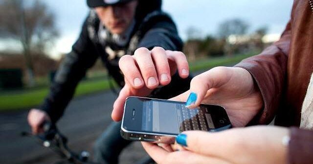 Bakıda qadını döyərək telefonunu əlindən aldılar – FOTO – VİDEO