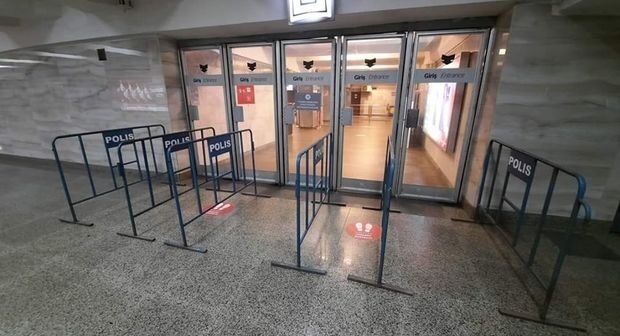 Bakı metrosunda xüsusi arakəsmələr quraşdırıldı – FOTO