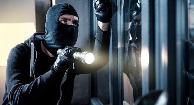 Azərbaycanda silsilə oğurluq edən şəxs yaxalandı