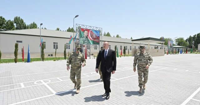 Deputat: “Prezidentin cəbhə bölgəsində yerləşən hərbi hissəyə səfəri düşmənə mesajdır”