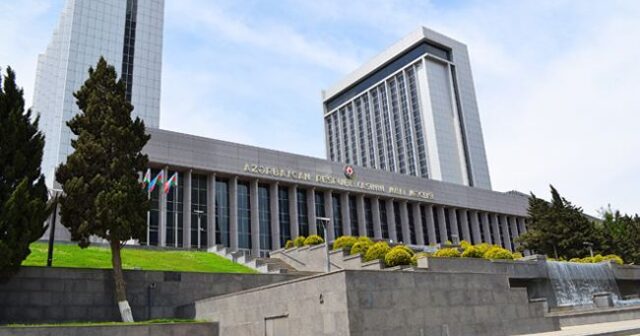 Deputatların növbədənkənar iclasda müzakirə edəcəyi məsələlər məlum oldu