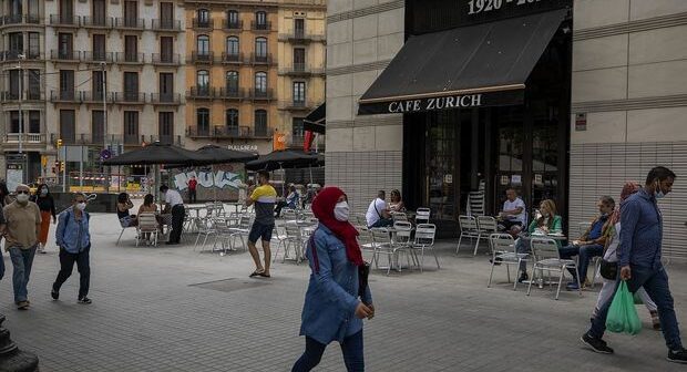 Koronavirusa rəğmən Avropa sərhədlərini açır