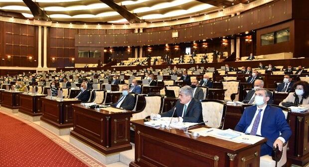 Jurnalistlər Milli Məclisin növbəti iclasına çağırılmayacaq