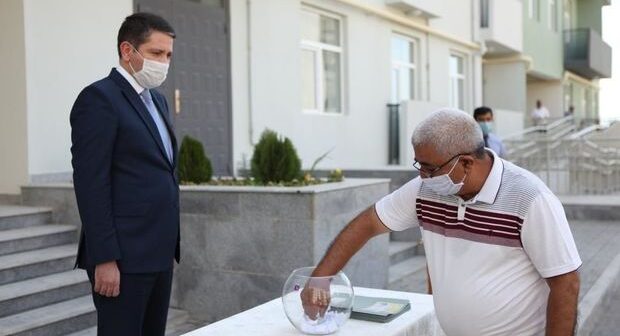 Şəhid ailələri və Qarabağ müharibəsi əlillərinə daha 100 mənzil verildi – FOTO