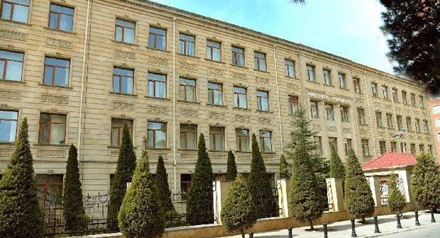 Daha bir qurum vətəndaşların qəbulunu avqustun 1-dək dayandırdı