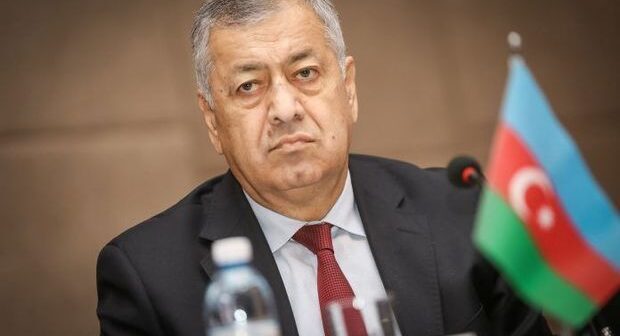 Prezident İlham Əliyev Vahid Əhmədovu təltif edib