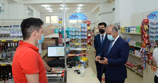 “OBA” və “Qrandmart”ın işçiləri cərimələndi – Fotolar