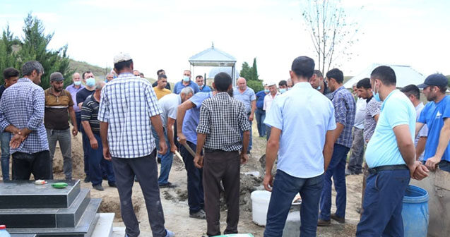 “Əziz kişi bircə addım öndə olsa, qəlpə dəyə bilməzdi” – Foto