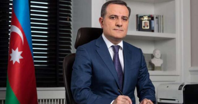 Ceyhun Bayramov kollektivə təqdim edildi