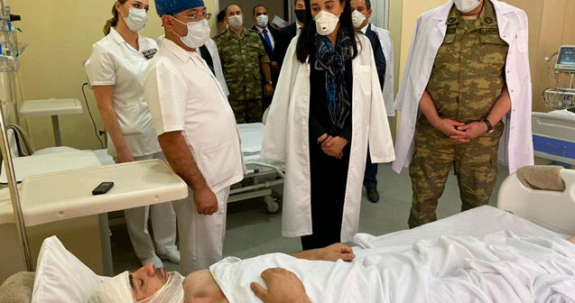 Ombudsman yaralı hərbçilərə baş çəkdi – Foto