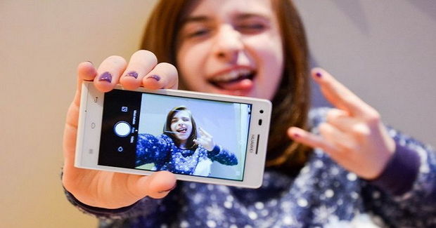 12 yaşlı qızları ilə yazışan miqrantdan qisasları ağır oldu