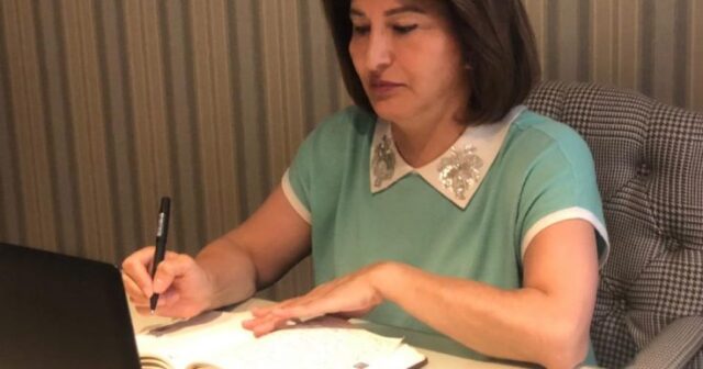 Deputat fəal gənclərlə video konfrans keçirdi.