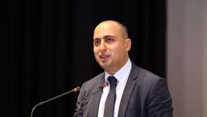 Nazir ödənişli oxuyan tələbələrə ediləcək güzəştlərdən danışıb