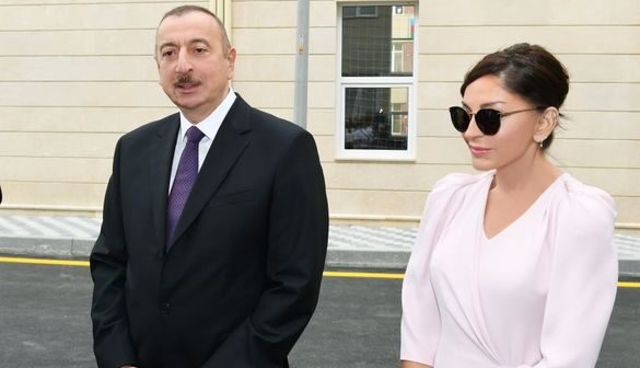 İlham Əliyev və Mehriban Əliyeva Bakıda yeni məktəbin açılışında