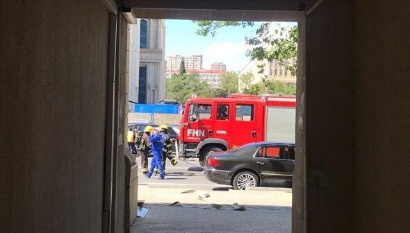 Ədliyyə Nazirliyinin inzibati binasında yanğın söndürülüb
